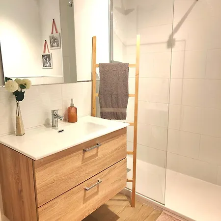 Bonito Piso Céntrico Con Wifi, Parking Y Terraza
